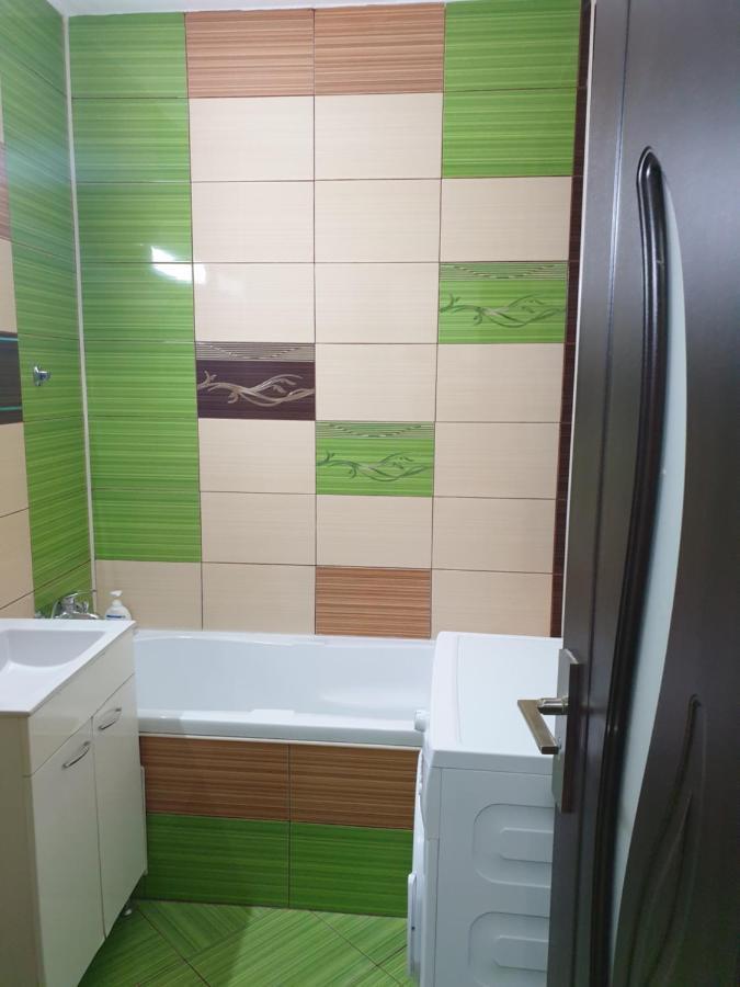 Appartement Garsoniera Ioana à Bucarest Extérieur photo